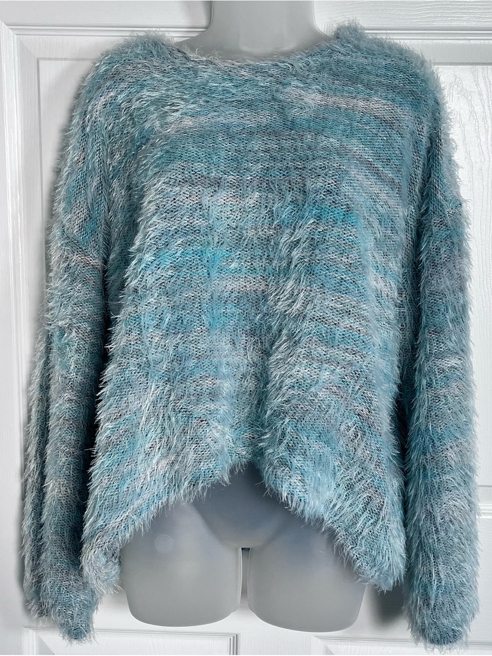 Candie’s Eyelash Knit Fuzzy Crop Sweater XXL Blue Teal High Low